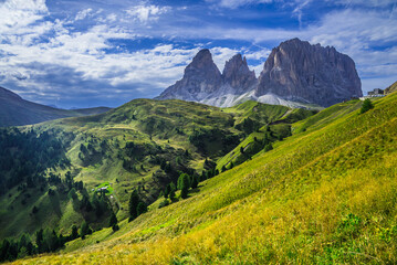 Panorama na szczyty górskie Dolomitów - jesień 2026 © grzegorz_pakula