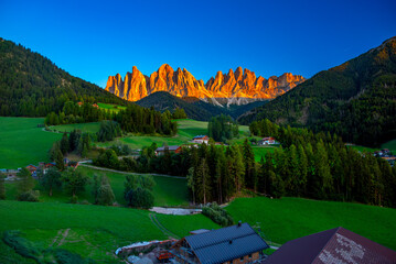 Zachód słońca na Odle (Geisler) - Panorama na szczyty górskie Dolomitów - jesień 2026,  © grzegorz_pakula