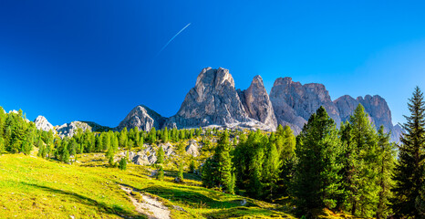  Odle (Geisler) - Panorama na szczyty górskie Dolomitów - jesień 2026, szlak Adolfa Munkela © grzegorz_pakula