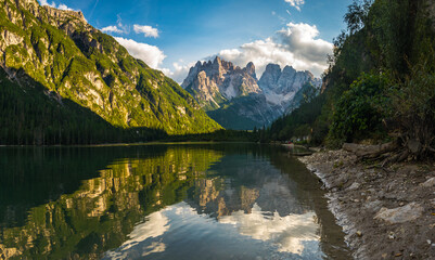 Fototapeta premium Panorama na szczyty górskie Dolomitów - jesień 2026