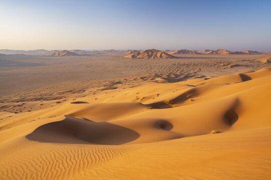 Sand dunes in the Rub Al Khali desert, the world's largest sand desert, Empty Quarter, Oman