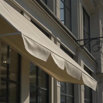 強風で大きく翻る店の日よけ シームレスループ動画背景 1:1 4K