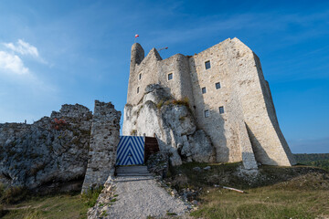 Fototapeta premium Zamek Mirów. Jura Krakowsko-Częstochowska. Polska.