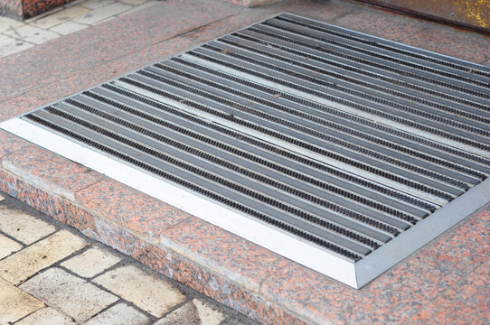 Anti Slip Stair Tread Plate Entrance Steps