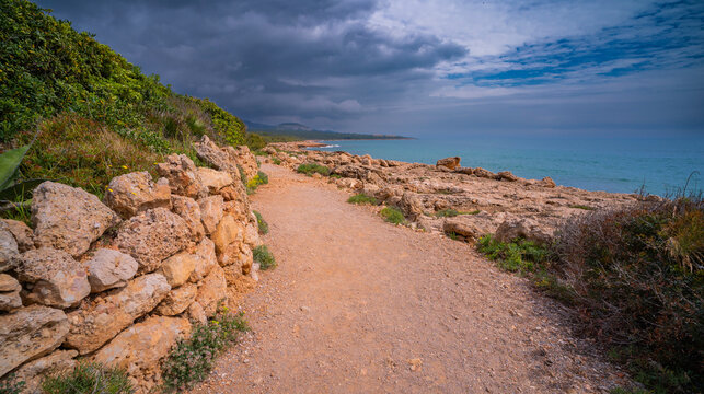 Walking Coast Path, Sierra de Irta Natural Park, Costa de Azahar, Bajo Maestrazgo, Castell&oacute;n, Comunidad Valenciana, Spain, Europe