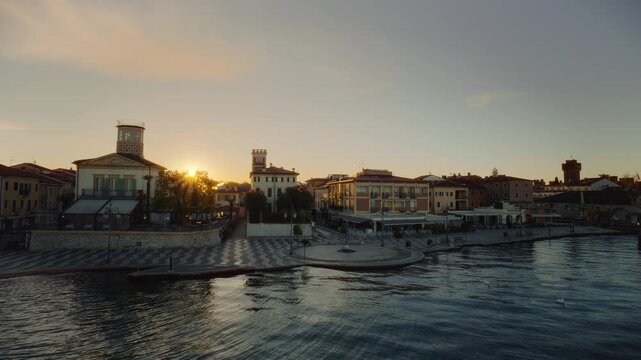 Lazise am Gardasee in Italien, Promenade, DJI Inspire 3
