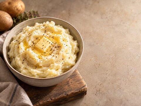 Cozy Bowl of Creamy Mashed Potatoes with Butter