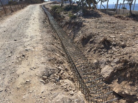 Armature anti sismique pour un mur de cloture