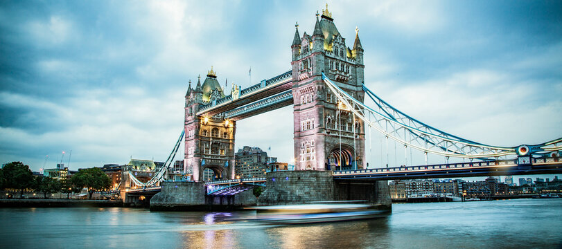 Tower bridge at night, London, United Kingdom