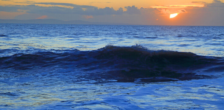 Bristol Channel, winter sunset, from Dunraven Bay, Southerndown, South Wales, UK