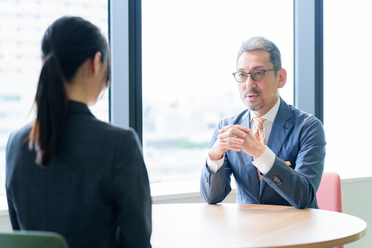 ビジネス　ミーティング　面接　面談