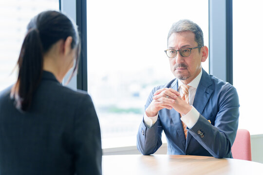 ビジネス　ミーティング　面接　面談