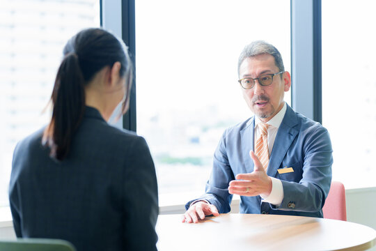 ビジネス　ミーティング　面接　面談