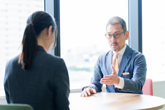 ビジネス　ミーティング　面接　面談