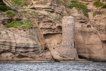 Toretta del Bagno l'une des quatre tours côtières de l'ile de Capraia © Corsica