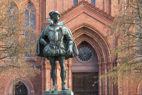 Monument to Prince Willem van Oranjes, Count of Nassau, in front of the Market Church, Wiesbaden, Hesse, Germany