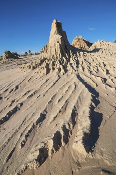 Walls of China, a series of lunettes, Mungo National Park, Willandra Lakes Region, New South Wales, Australia