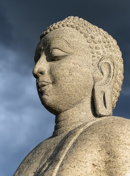 Buddha statue at Ruwanwelisaya or Ruwanweli Maha Seya Stupa, Anuradhapura, Sri Lanka