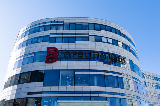 September 25, 2026, D&uuml;sseldorf, Germany - Breuninger department store building exterior