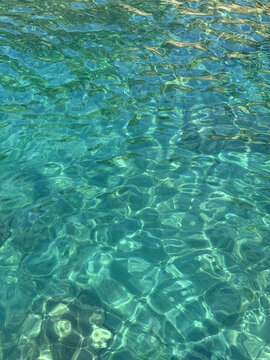 Ocean crystal clear turquoise water vertical