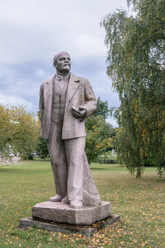 Granite monument to Vladimir Lenin in Gorki Leninskiye sculpture park, Soviet monumental art in Russia