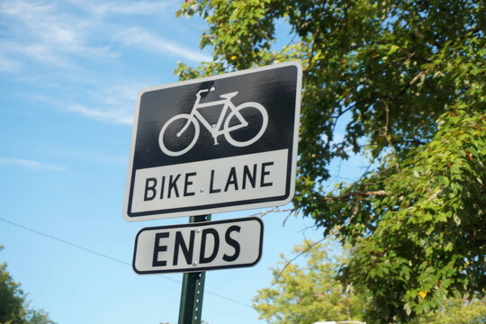 bike lane ends here
