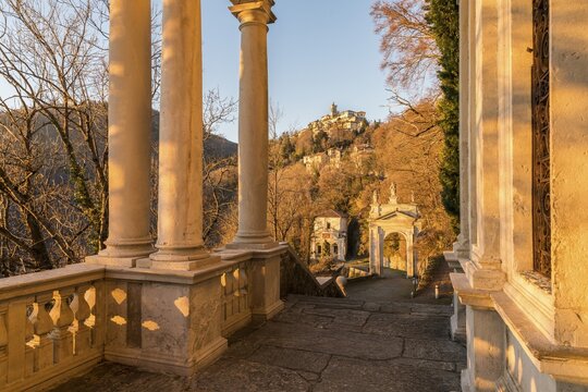Pilgrimage route with Chapel X and XI, Arco di Sant'Ambrogio and the pilgrimage place Santa Maria del Monte, Sacro Monte di Varese, Baroque, UNESCO World Heritage Site, Varese, Lombardy, Italy