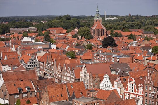 Gabled houses of the historic centre, Hanseatic city of L&uuml;neburg, Lower Saxony, Germany