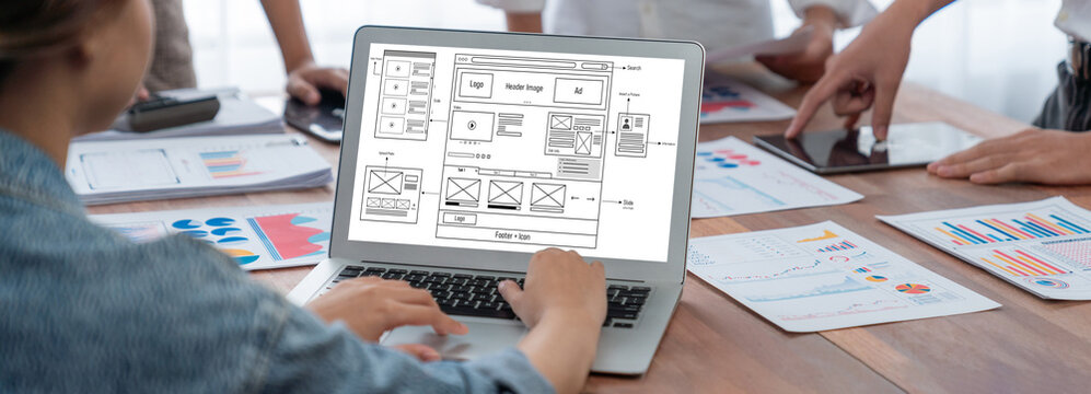 Website design software provide brisk template for online retail business and e-commerce