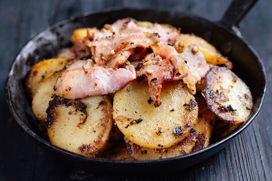 rustic skillet potatoes with bacon