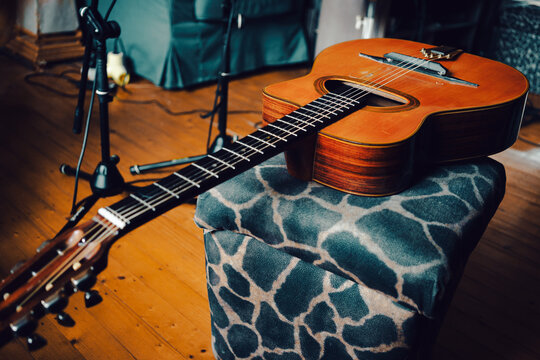 Gypsy jazz acoustic guitar in the living room with two microphones