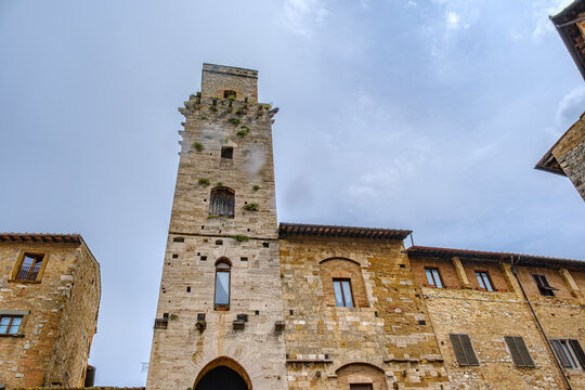 Piazza della Cisterna, San Gimignano, Toskana, Italien