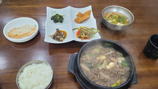 South Korean Food Ttukbaegi Bulgogi and Banchan