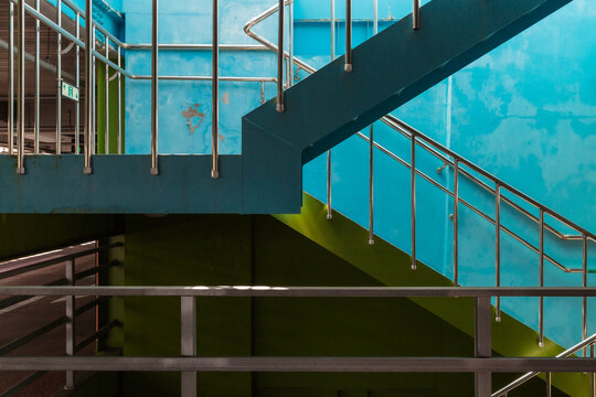 Blue and Green Outdoor Stairs Structure with Steel Handrail