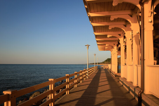 The Zelenogradsk promenade in the golden hour.