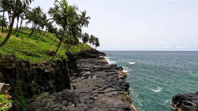 Boca do Inferno, Volcanic basalt columns on the coast of S&atilde;o Tom&eacute; and Pr&iacute;ncipe