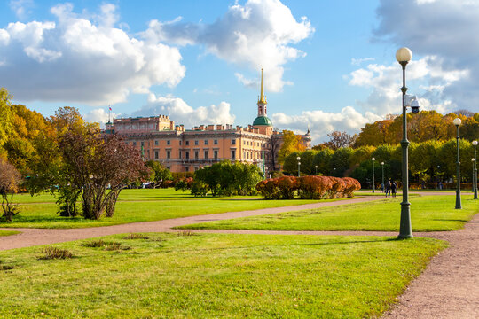 Mikhailovsky Castle (Mikhailovsky Castle or Engineer's Castle) and Field of Mars in autumn, St. Petersburg, Russia