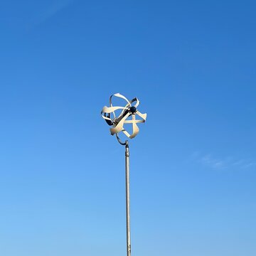 kleine vertikale Windkraftanlage
