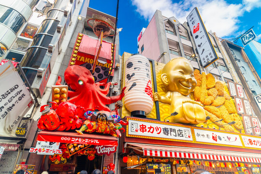 大阪ミナミ・道頓堀　派手な看板