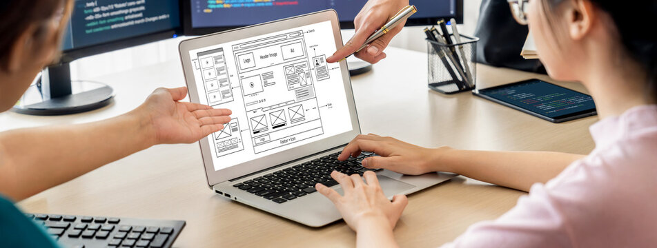 Website design software provide brisk template for online retail business and e-commerce