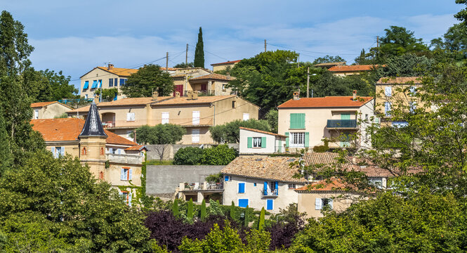 Village de Valensole , Provence, France 