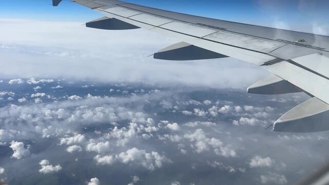 Ala dell'aereo durante il volo