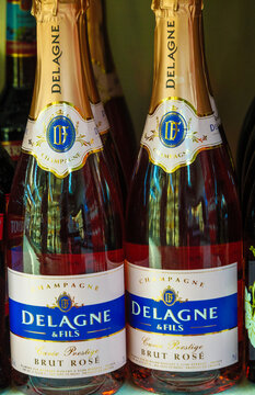 Delagne et Fils Champagne brut rose. Alkohol product.