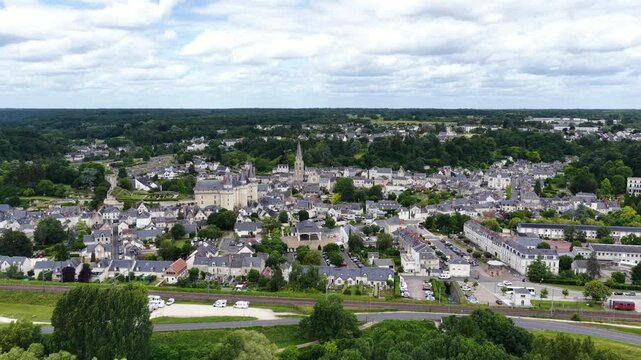Langeais, located in the Indre‑et‑Loire department of the Loire Valley in France, is a historic town known for its medieval ch&acirc;teau, stone architecture, scenic river landscapes and heritage.