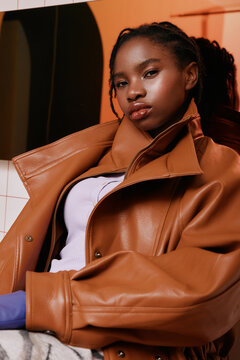 Portrait gorgeous black model in leather jacket - Autumn fashion