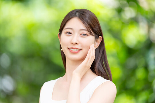女性　新緑