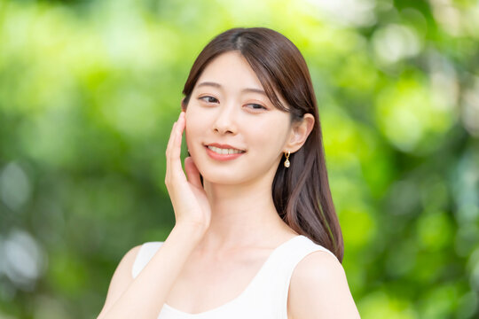女性　新緑