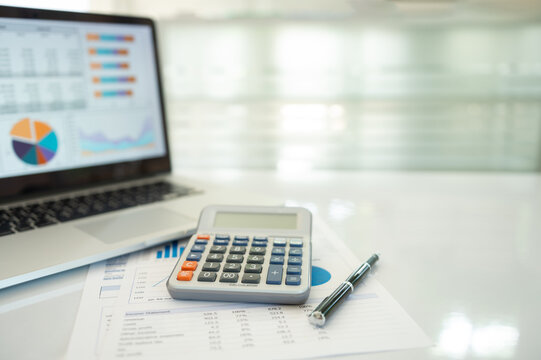 calculator and financial reporting of analyze data insight and financial planning strategy for investment portfolio growth.	
