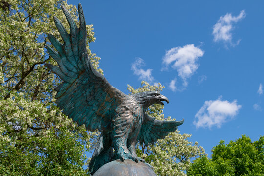 ORYOL, RUSSIA - MAY 25, 2026: Sculpture of an eagle with open wings.  Decoration of the pedestrian Alexandrovsky bridge in the Oryol city