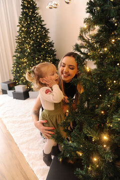 m&atilde;e e filha celebram o natal juntas 